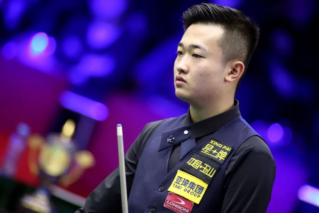 施加了巨大 施加了巨大