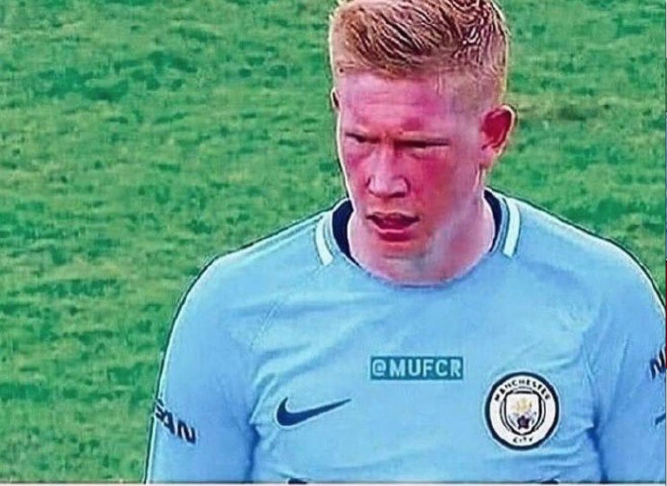 把对手压在